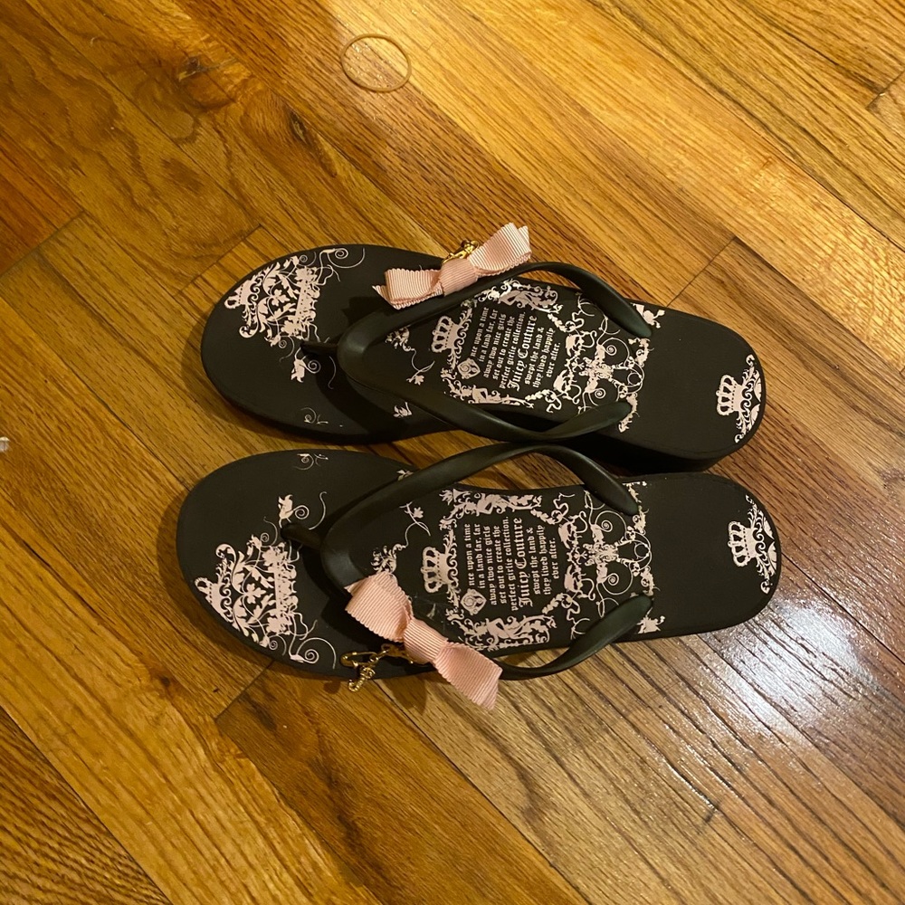 Juicy Couture flip flops
